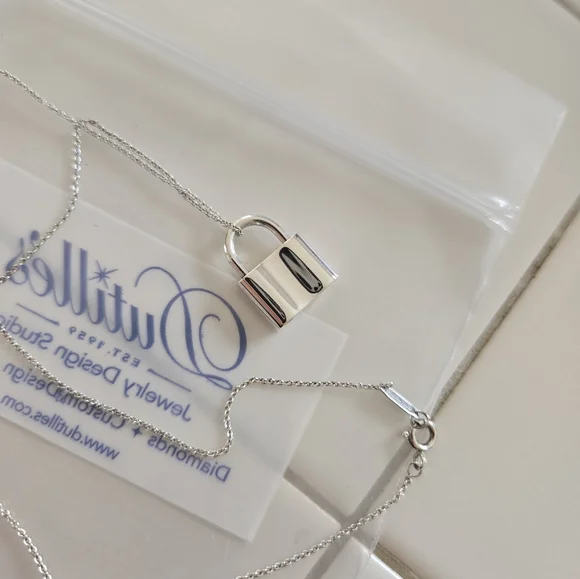 Pristine Authentic Tiffany & Co. Padlock Charm Pendant Necklace - Picture 4 of 13